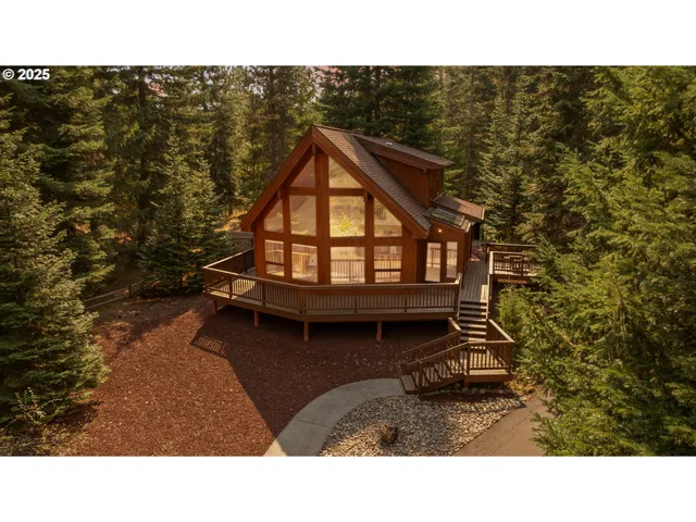 a black and white photo of a house