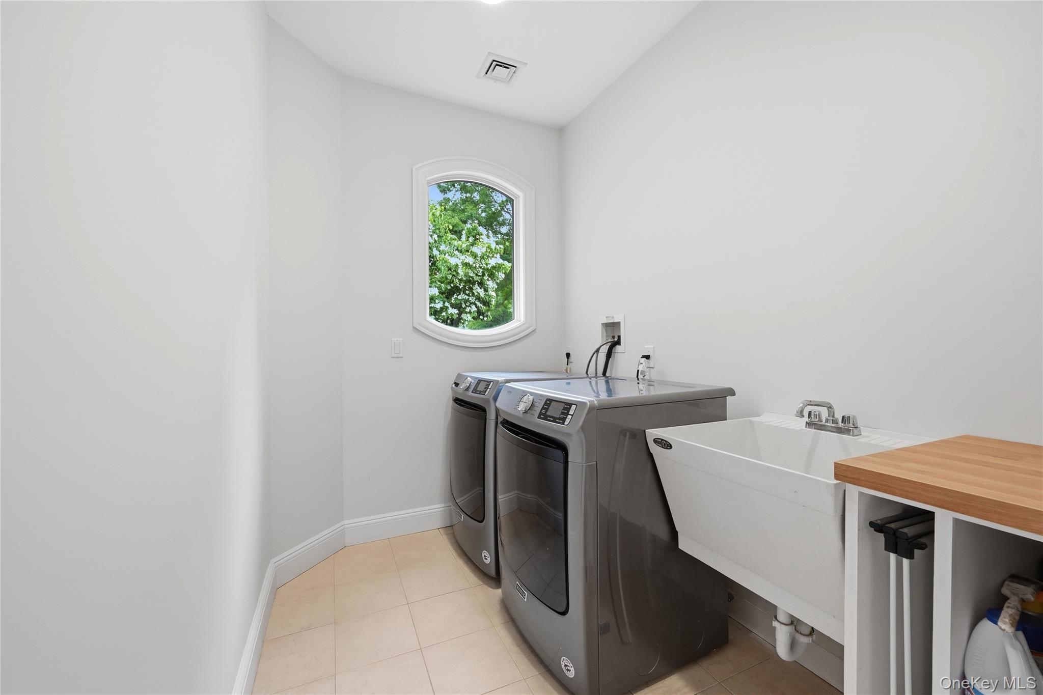58 S Path Calverton, NY 11933 - Photo 33 of 50