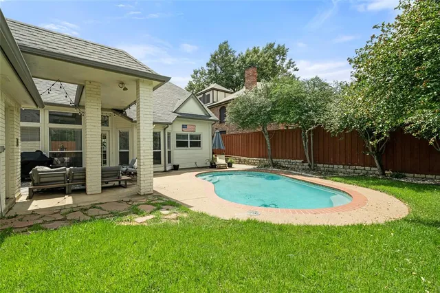 a view of outdoor space yard deck and patio