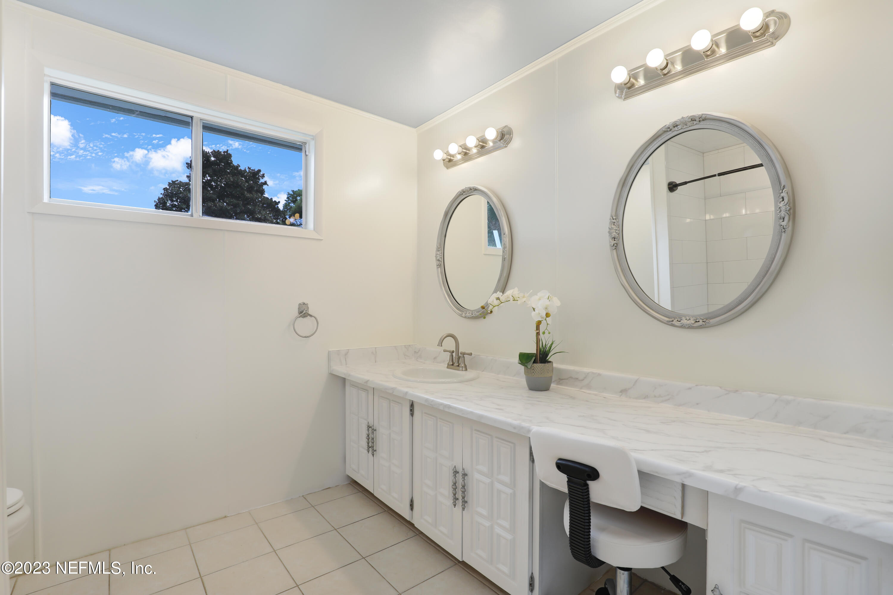 5243 Birkenhead Road Jacksonville, FL 32210 - Photo 2 of 49 28. Primary Bathroom