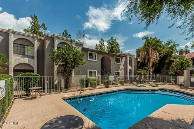 $189,900 | 15402 North 28th Street, Unit 124, Phoenix, AZ 85032