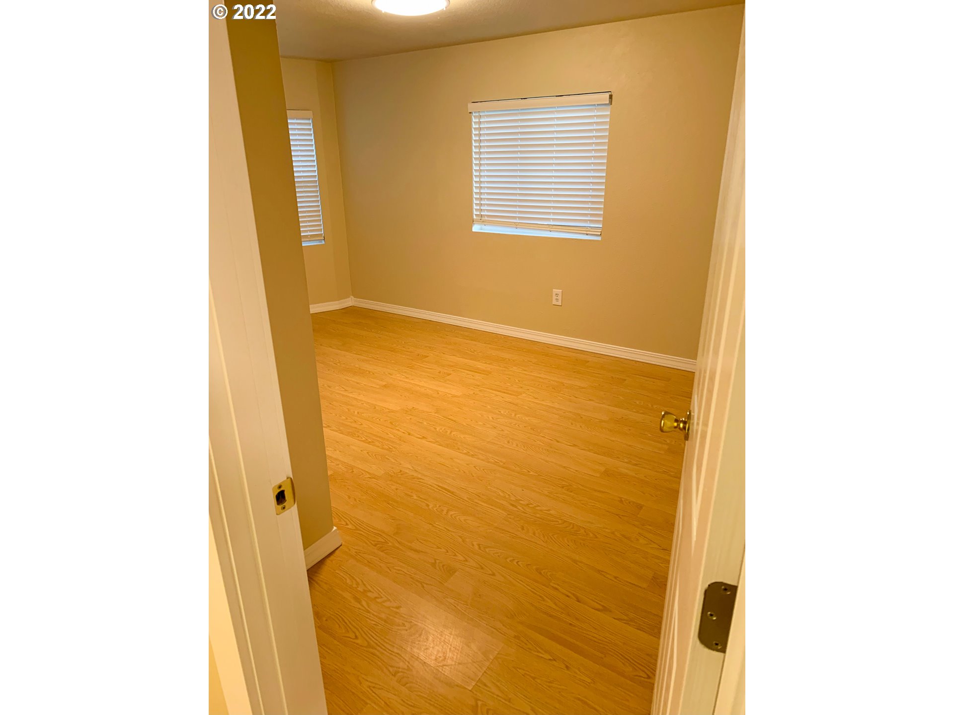 205 57th Street Springfield, OR 97478 - Photo 7 of 13 a bathroom with a window