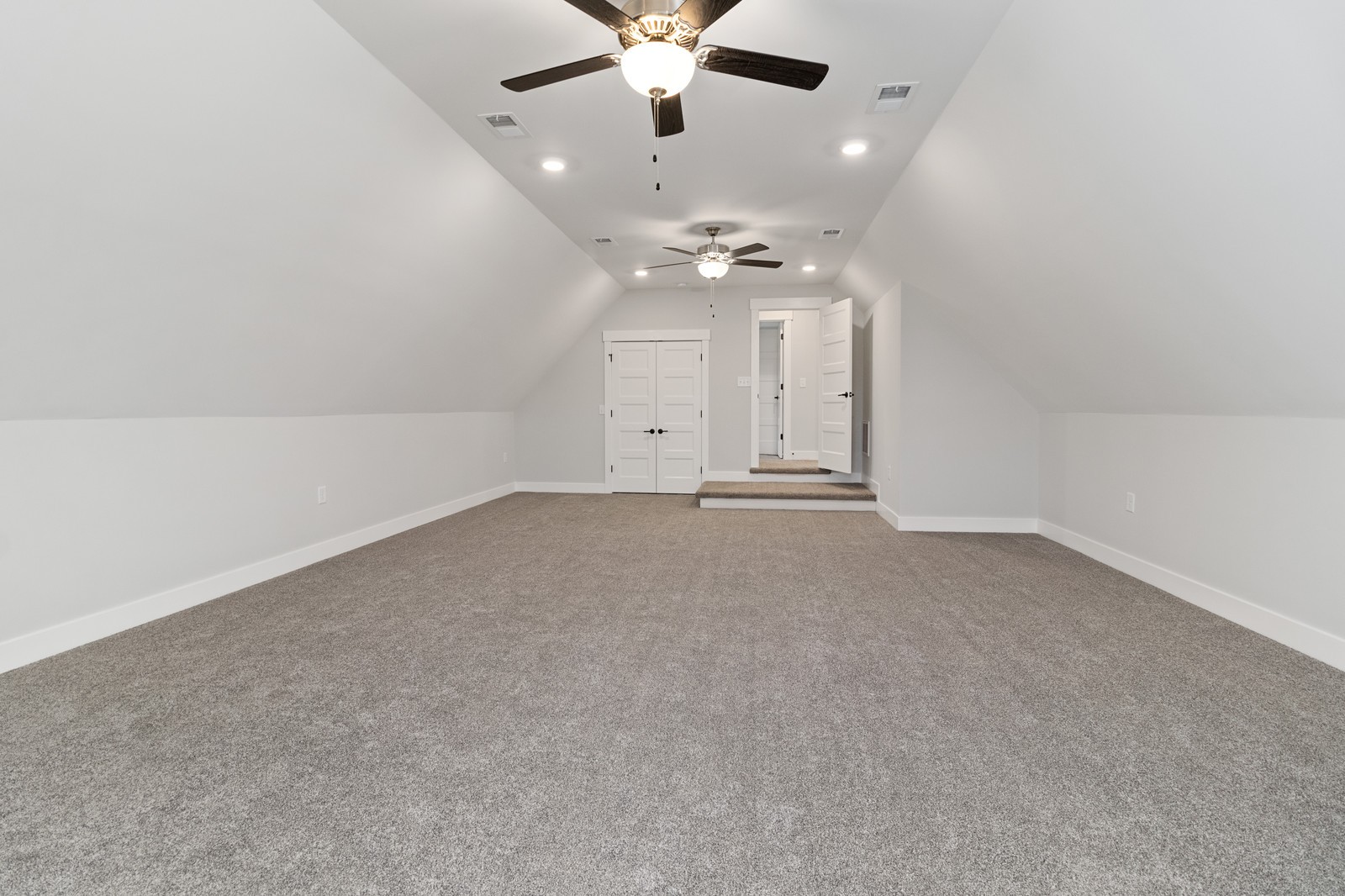 24 Port Royal Estate Adams, TN 37010 - Photo 34 of 34 an empty room with chandelier fan and windows