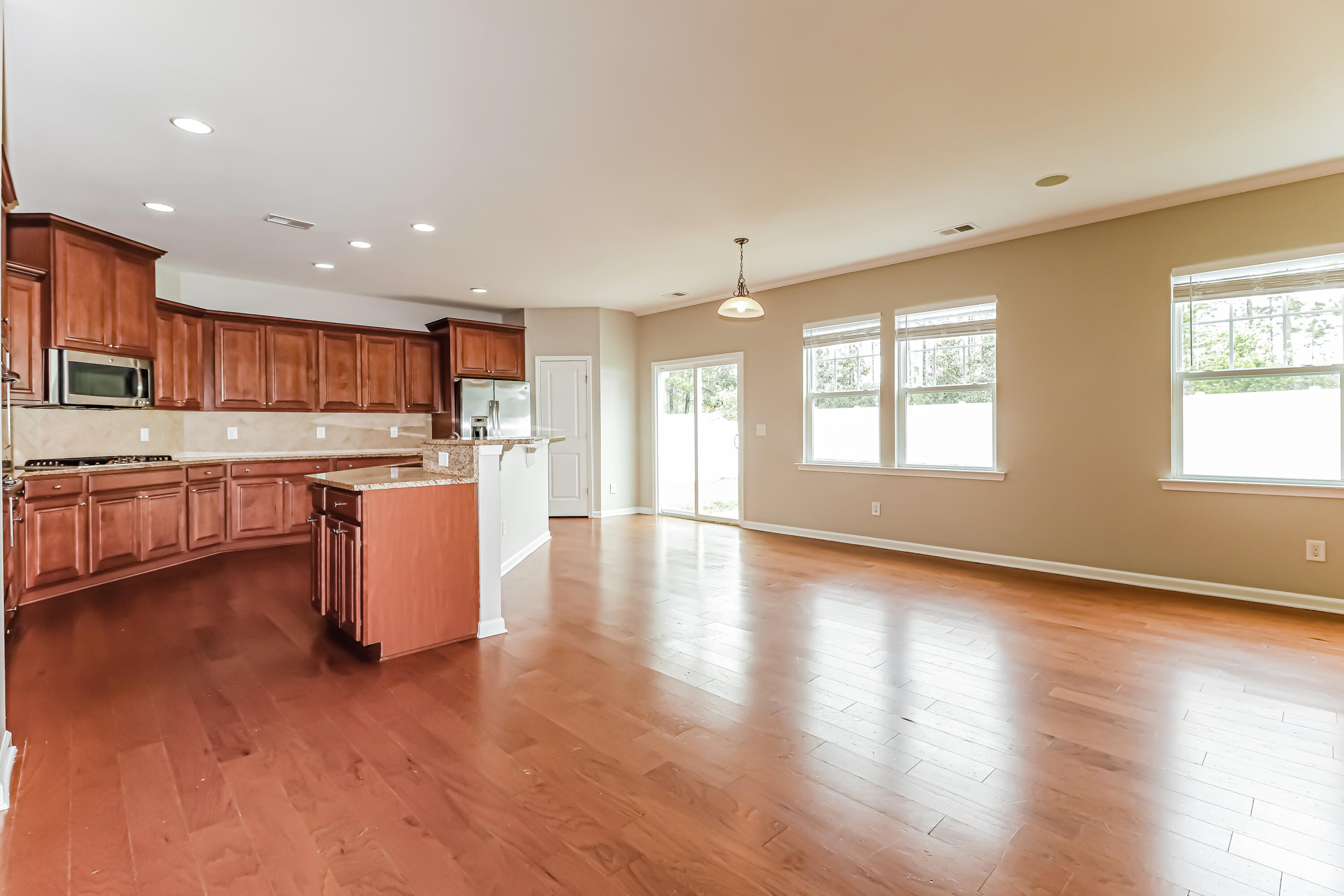 334 Bracken Fern Road Moncks Corner, SC 29461 - Photo 5 of 15 1006466.334 Bracken Fern Road - Living R
