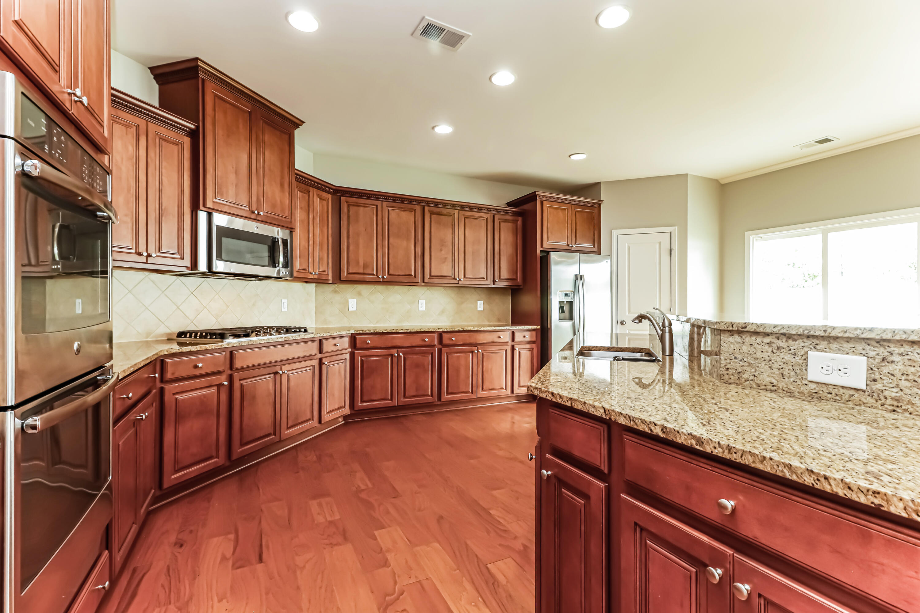 334 Bracken Fern Road Moncks Corner, SC 29461 - Photo 6 of 15 1006466.334 Bracken Fern Road - Kitchen