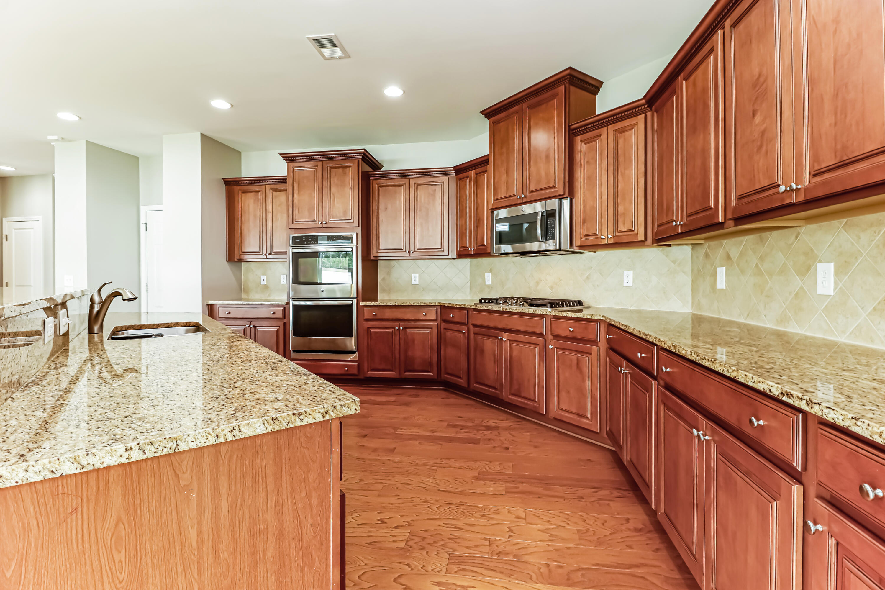 334 Bracken Fern Road Moncks Corner, SC 29461 - Photo 7 of 15 1006466.334 Bracken Fern Road - Kitchen_
