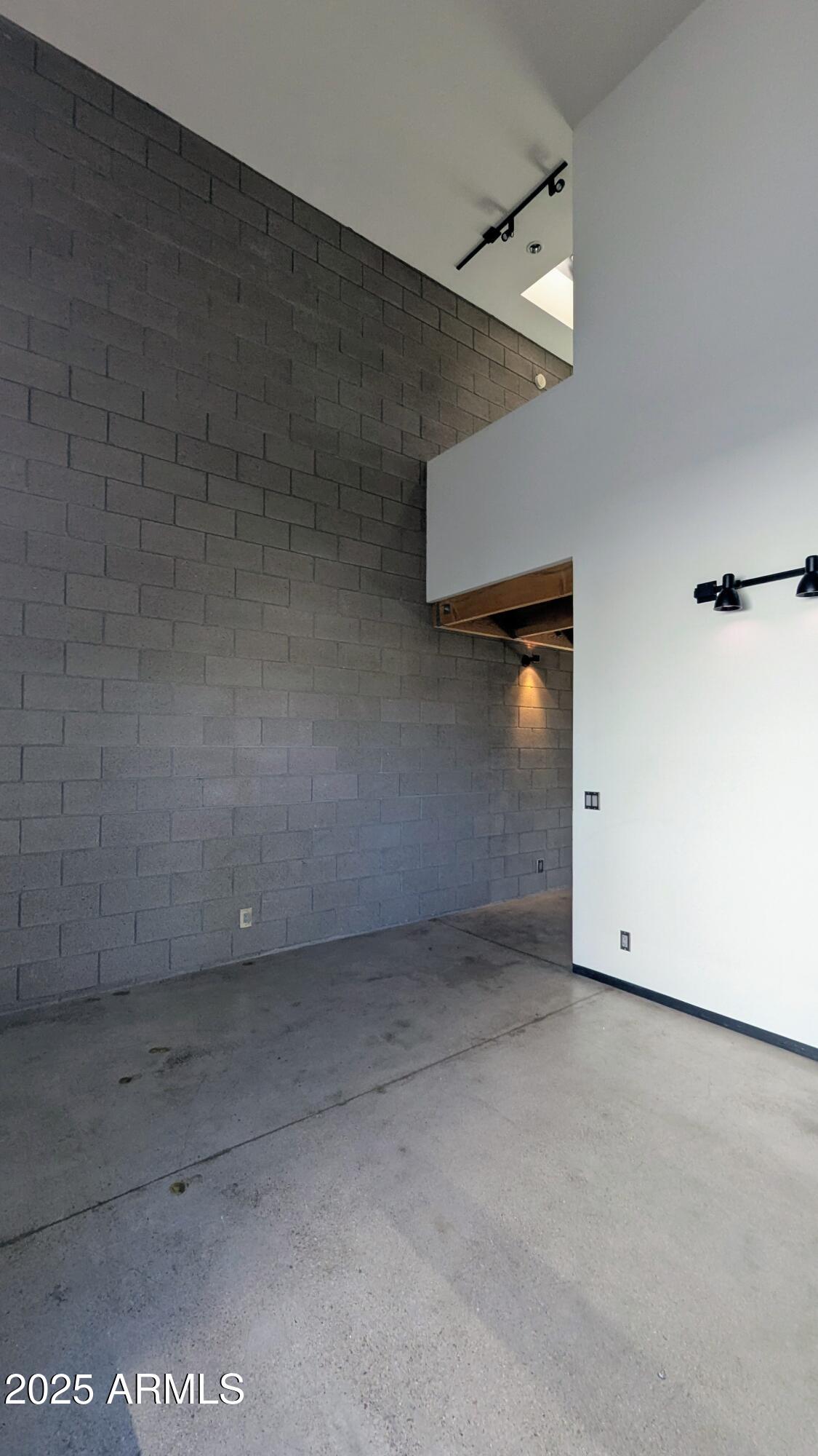 525 East Willetta Street, Unit 8 Phoenix, AZ 85004 - Photo 10 of 25 a view of an empty room