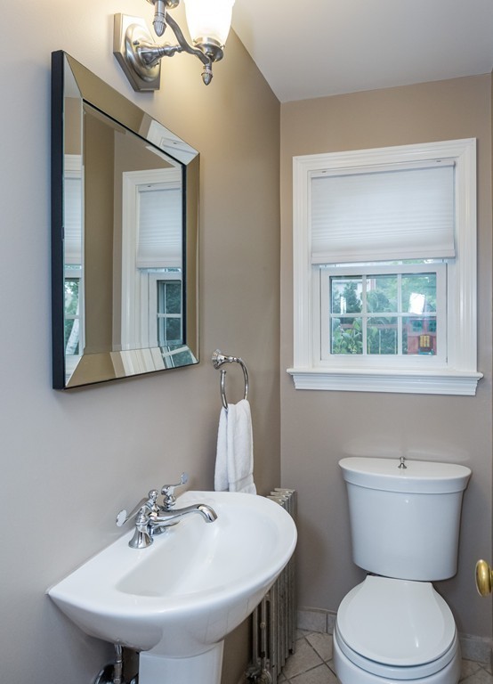 1279 Bradley Road Springfield, MA 01118 - Photo 17 of 30 Gallery Image 17