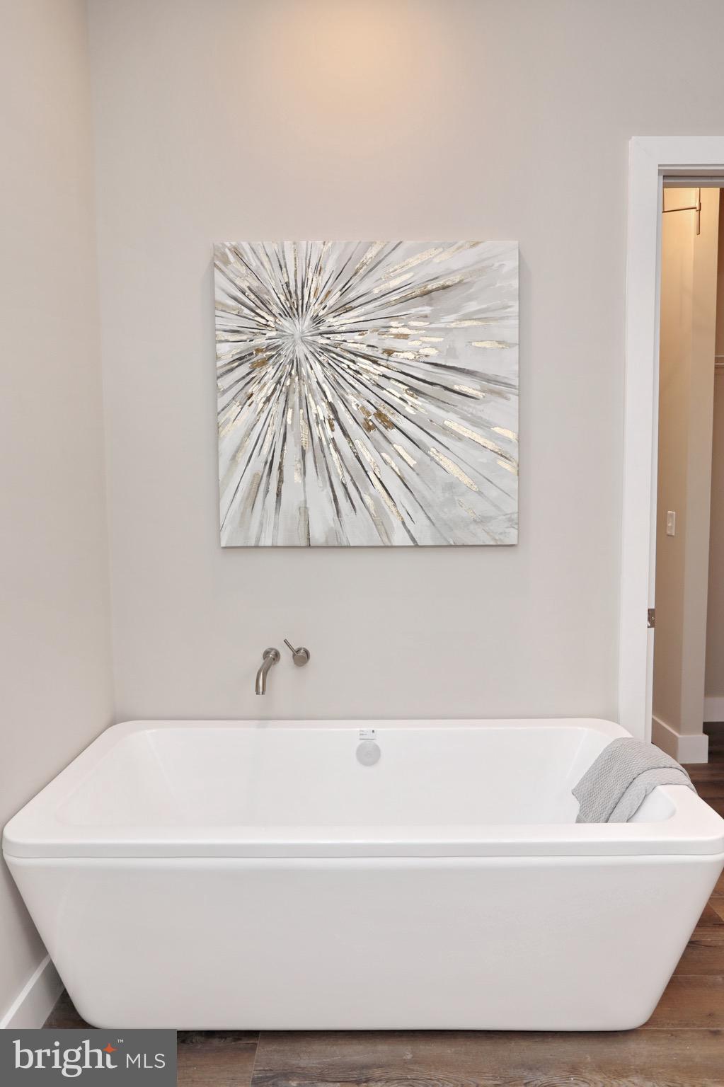 16761 Gridiron Road Cobb Island, MD 20625 - Photo 73 of 93 Master tub