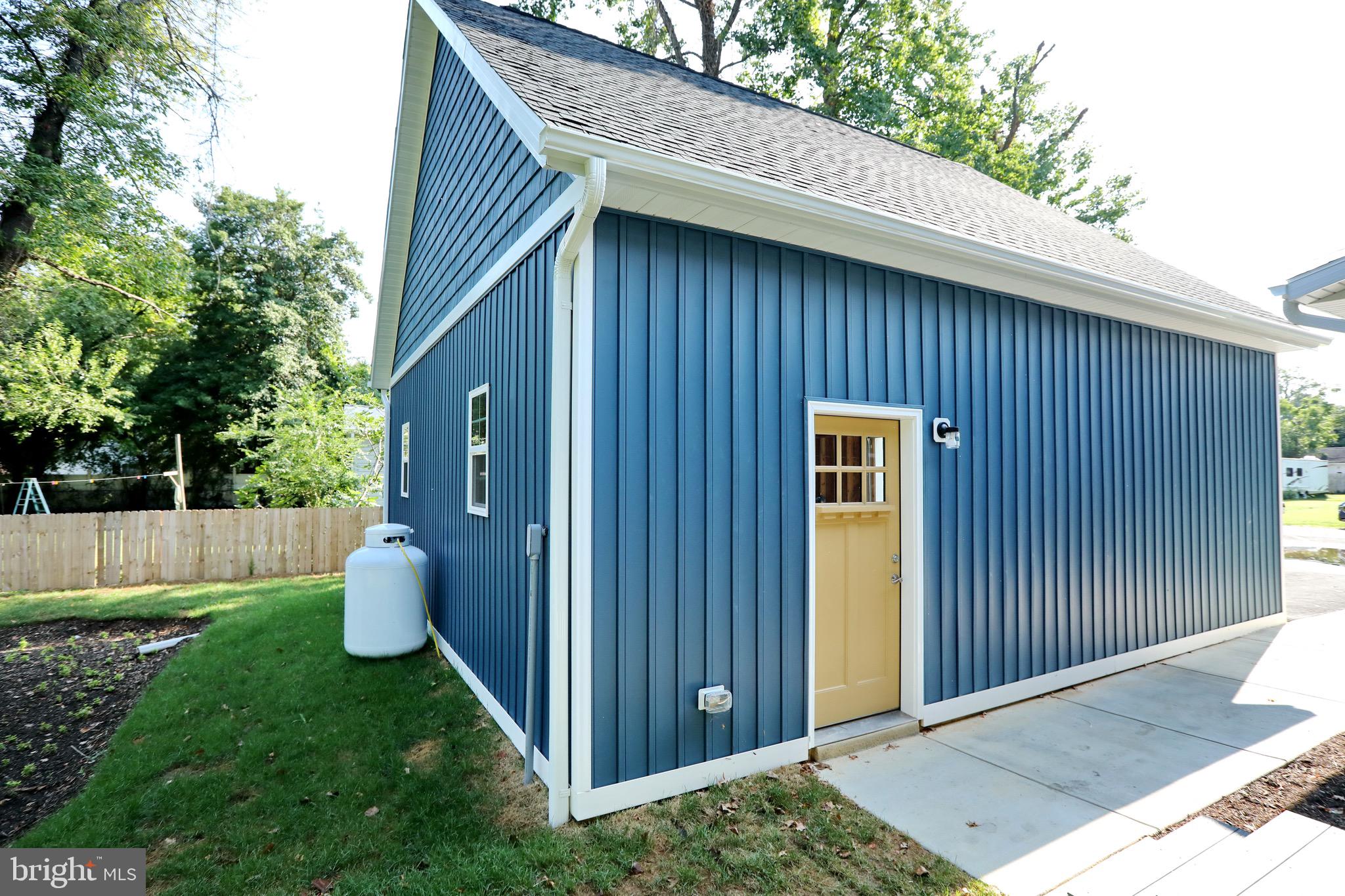 16761 Gridiron Road Cobb Island, MD 20625 - Photo 10 of 93 Side door