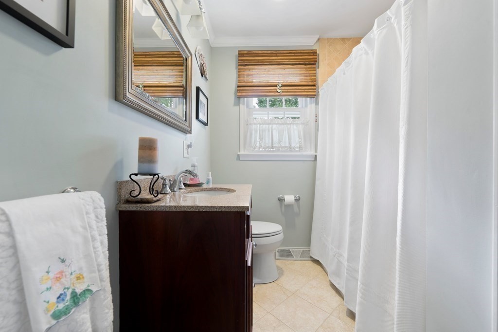 33 Sonning Road Beverly, MA 01915 - Photo 11 of 33