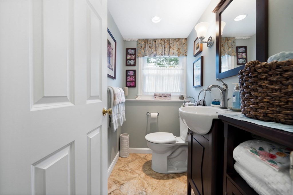 33 Sonning Road Beverly, MA 01915 - Photo 19 of 33