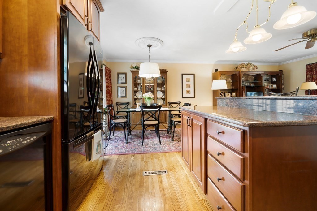 33 Sonning Road Beverly, MA 01915 - Photo 8 of 33