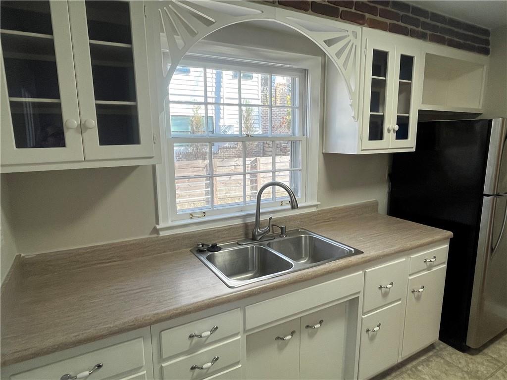 1192 Kingsley Circle Northeast Atlanta, GA 30324 - Photo 2 of 33