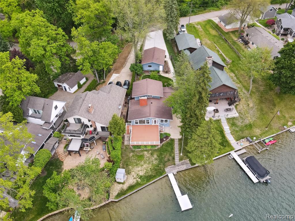 2009 Ridge Road White Lake, MI 48383 - Photo 51 of 56