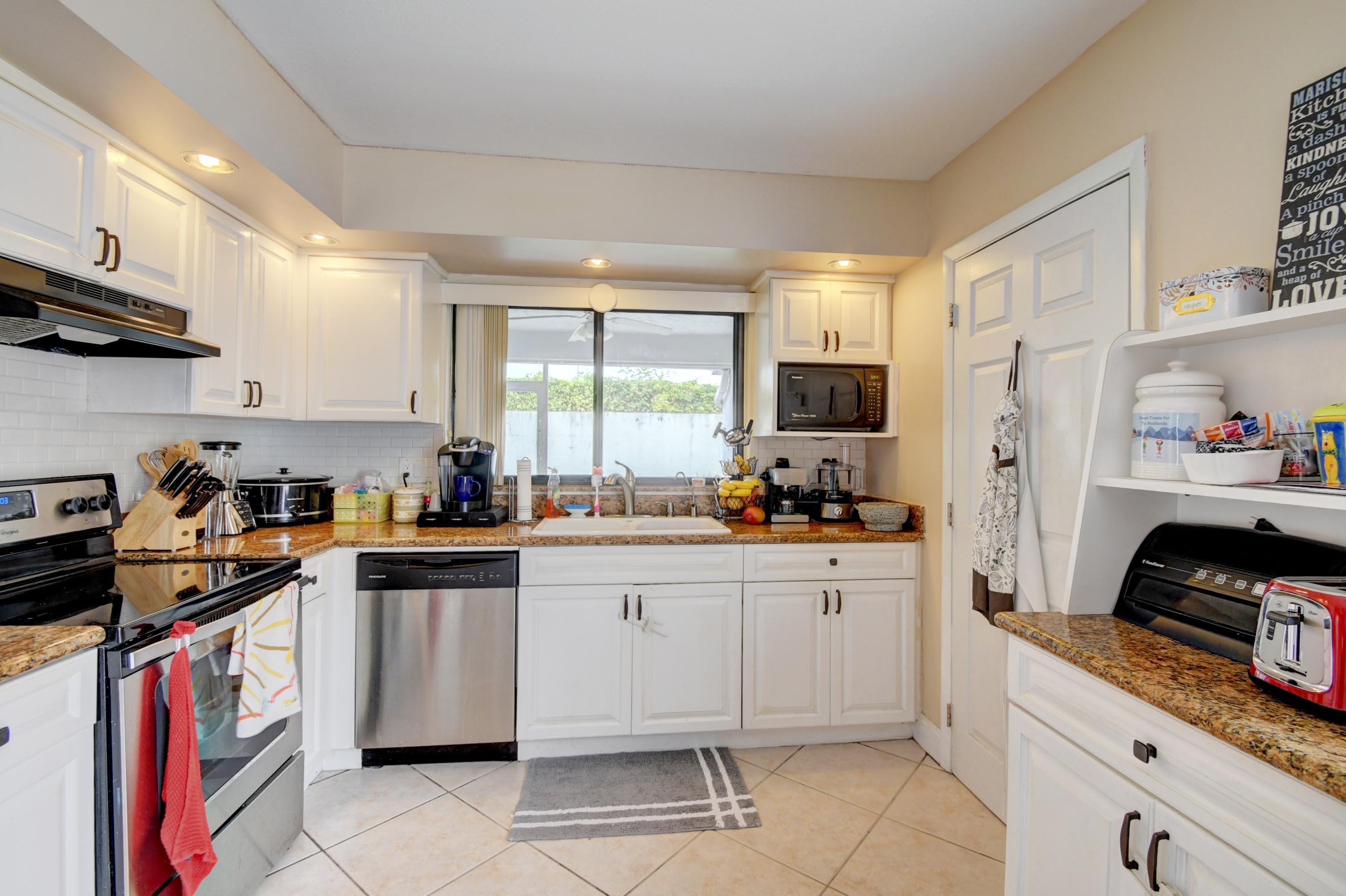 9932 Pinellas Park Road Boca Raton, FL 33428 - Photo 9 of 20 09_dsc_5121_2_3_4_5