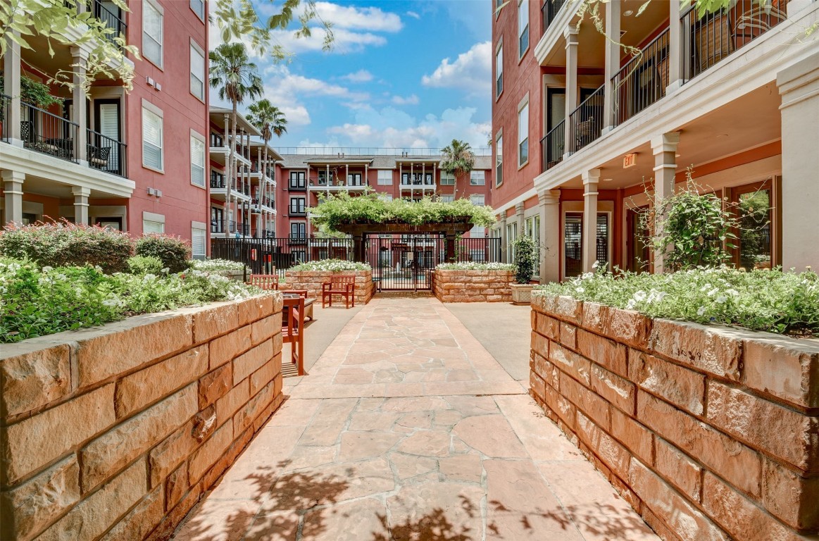 2400 McCue Road, Unit 448 Houston, TX 77056 - Photo 39 of 44