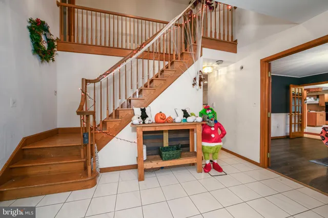 a view of entryway and hall