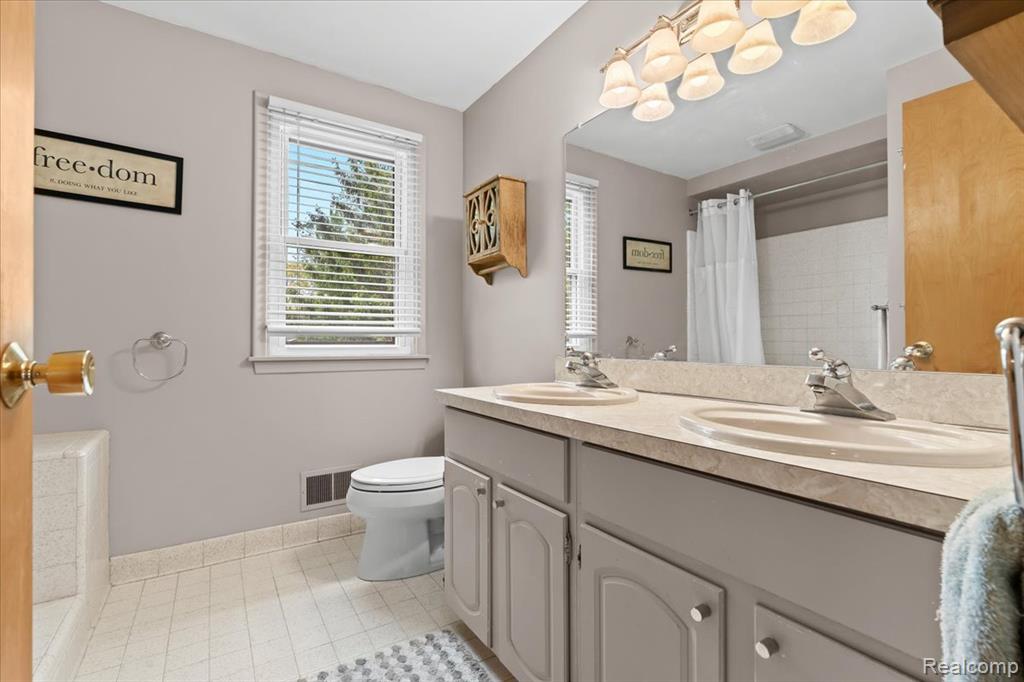 799 Croydon Road Rochester Hills, MI 48309 - Photo 33 of 56