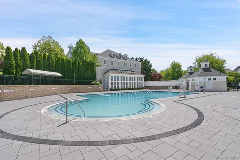 $1,295,000 | 2 Heirloom Court, Rye Brook, NY 10573