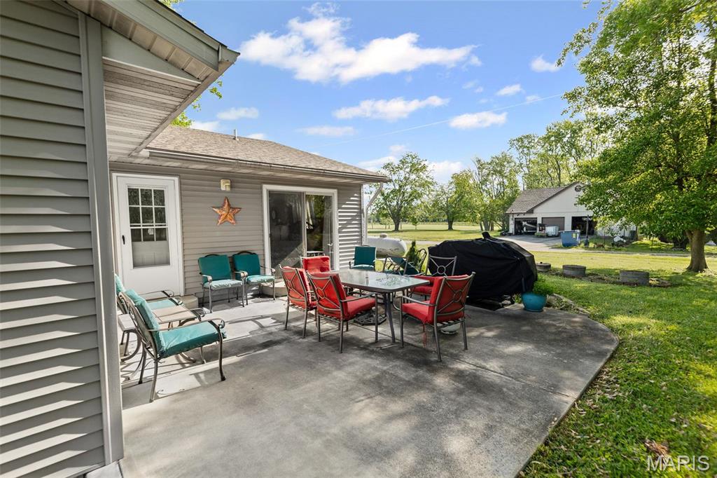 8110 Wolf Road Alton, IL 62002 - Photo 8 of 50