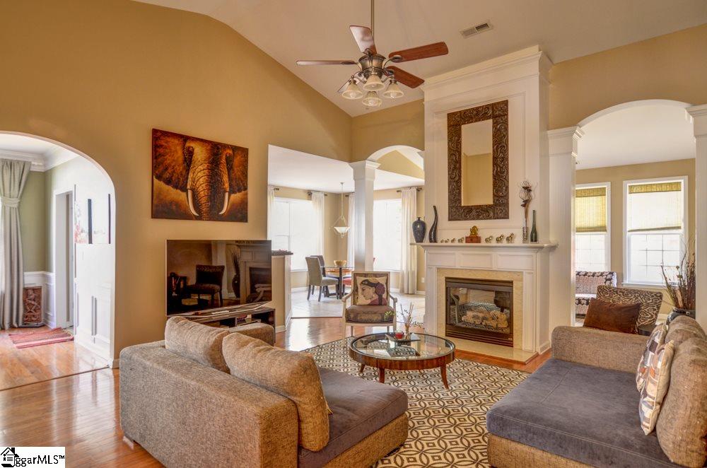 209 Branchester Court Greenville, SC 29607 - Photo 2 of 32 Gallery Image 2