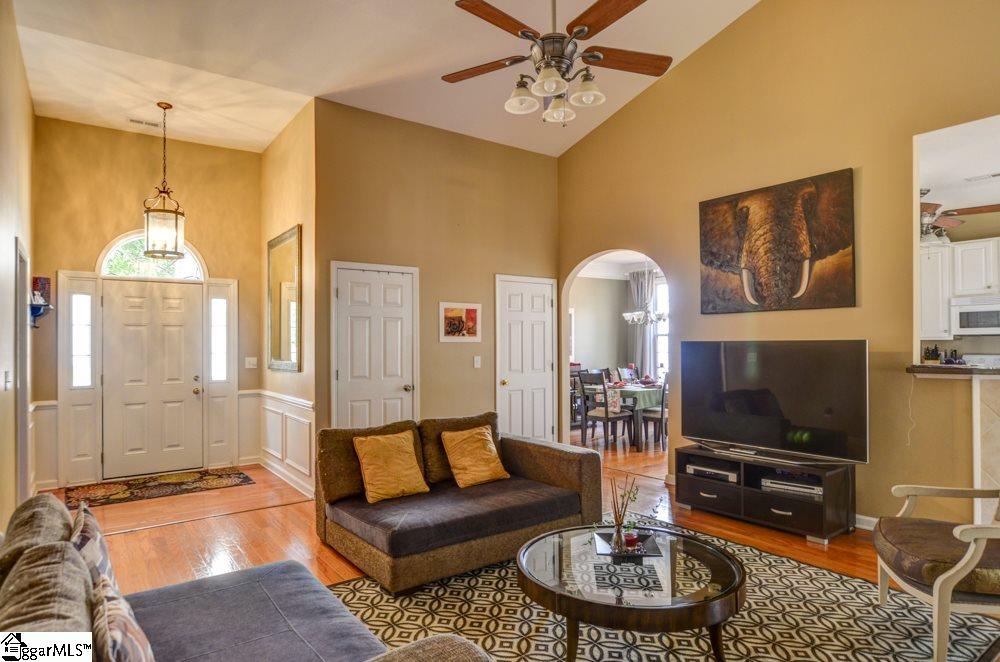 209 Branchester Court Greenville, SC 29607 - Photo 5 of 32 Gallery Image 5