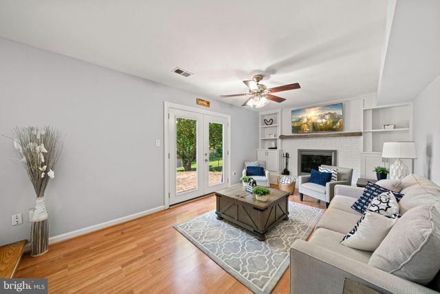 $701,000 | 10424 Sweepstakes Road, Damascus, MD 20872