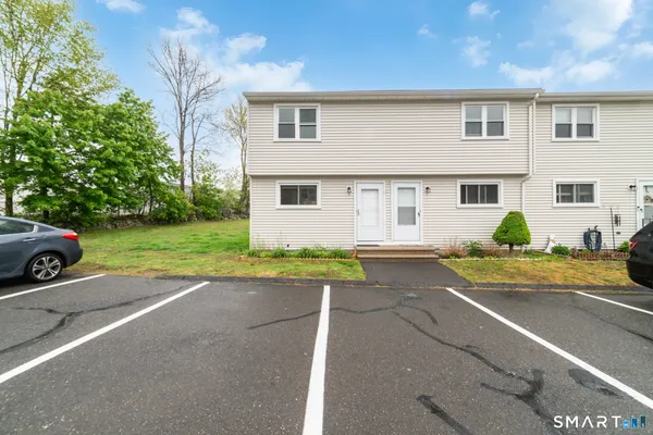 $240,000 | 1081 New Haven Road, Unit 11A, Naugatuck, CT 06770