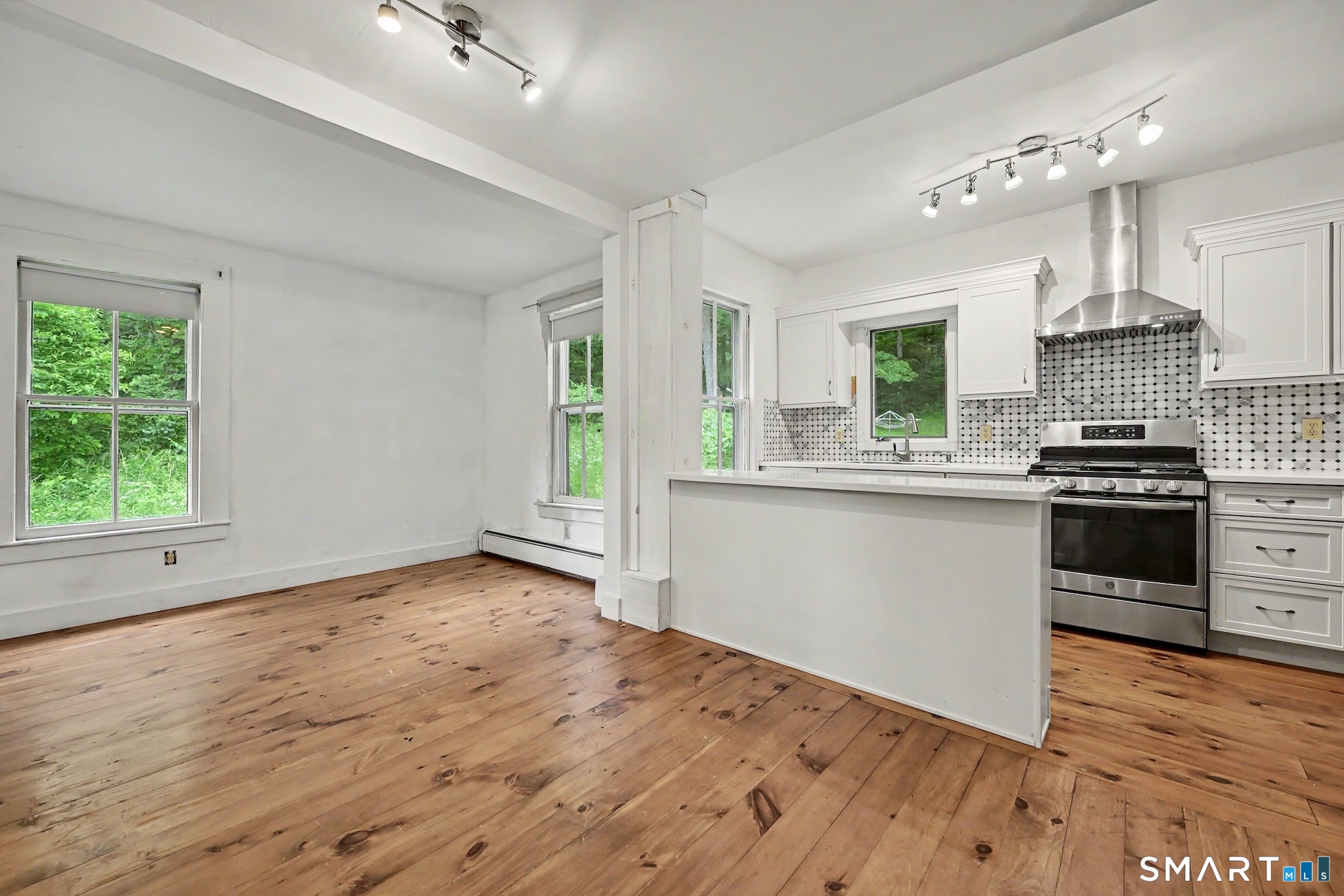 33 Hatch Road Bridgewater, CT 06752 - Photo 2 of 40