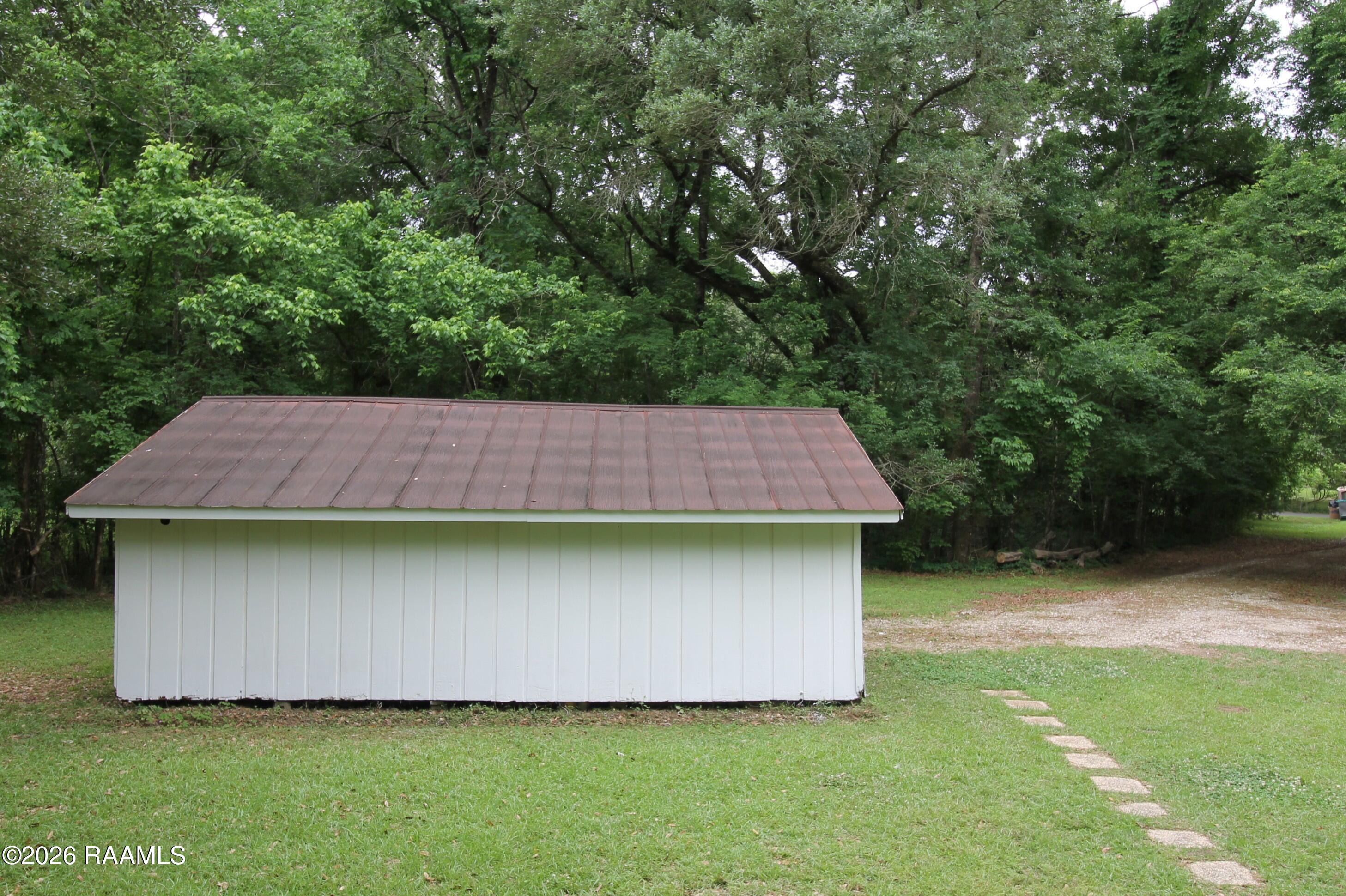 320 Frozard Road Arnaudville, LA 70512 - Photo 25 of 33 garage