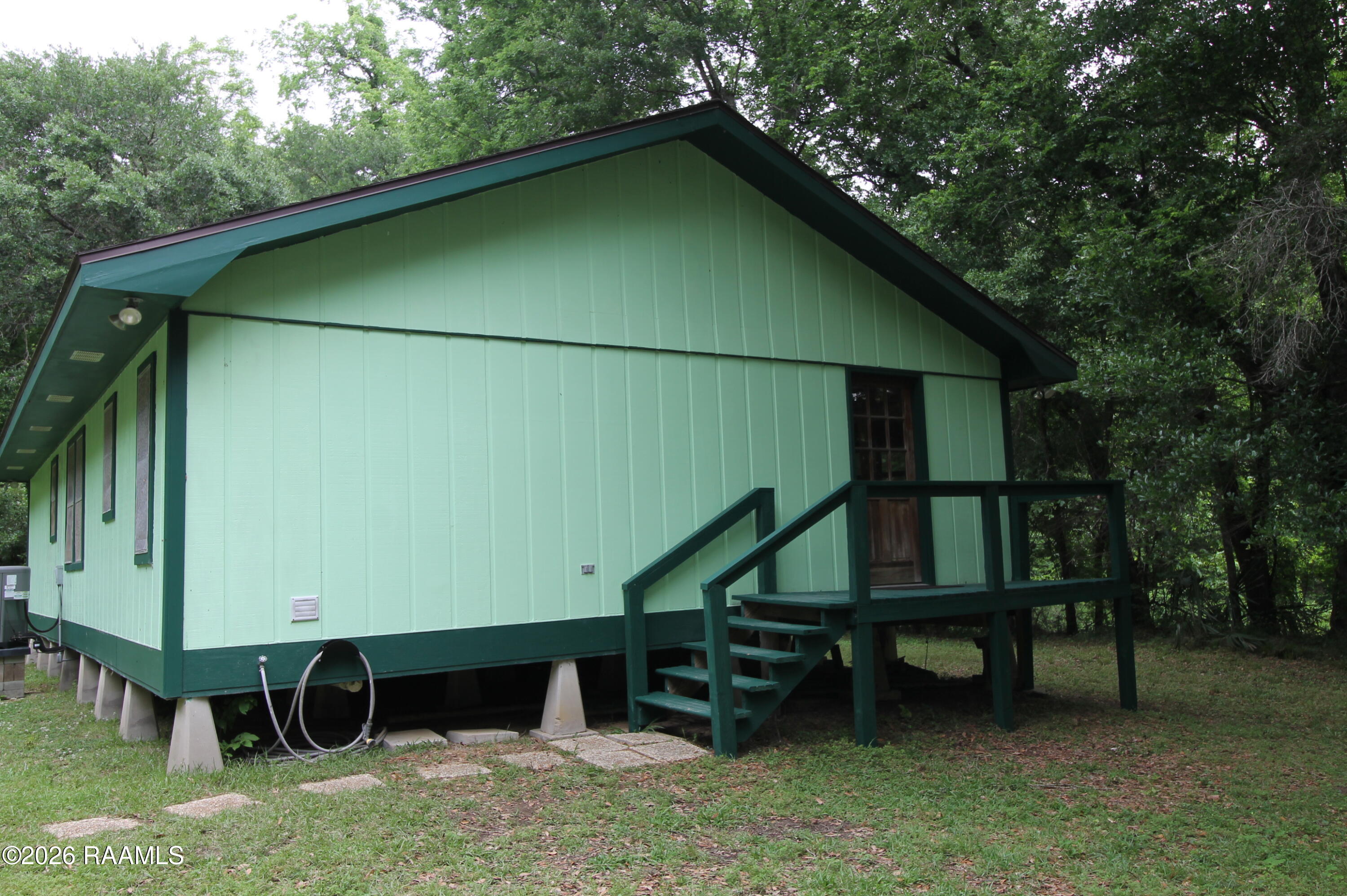 320 Frozard Road Arnaudville, LA 70512 - Photo 7 of 33 entry deck
