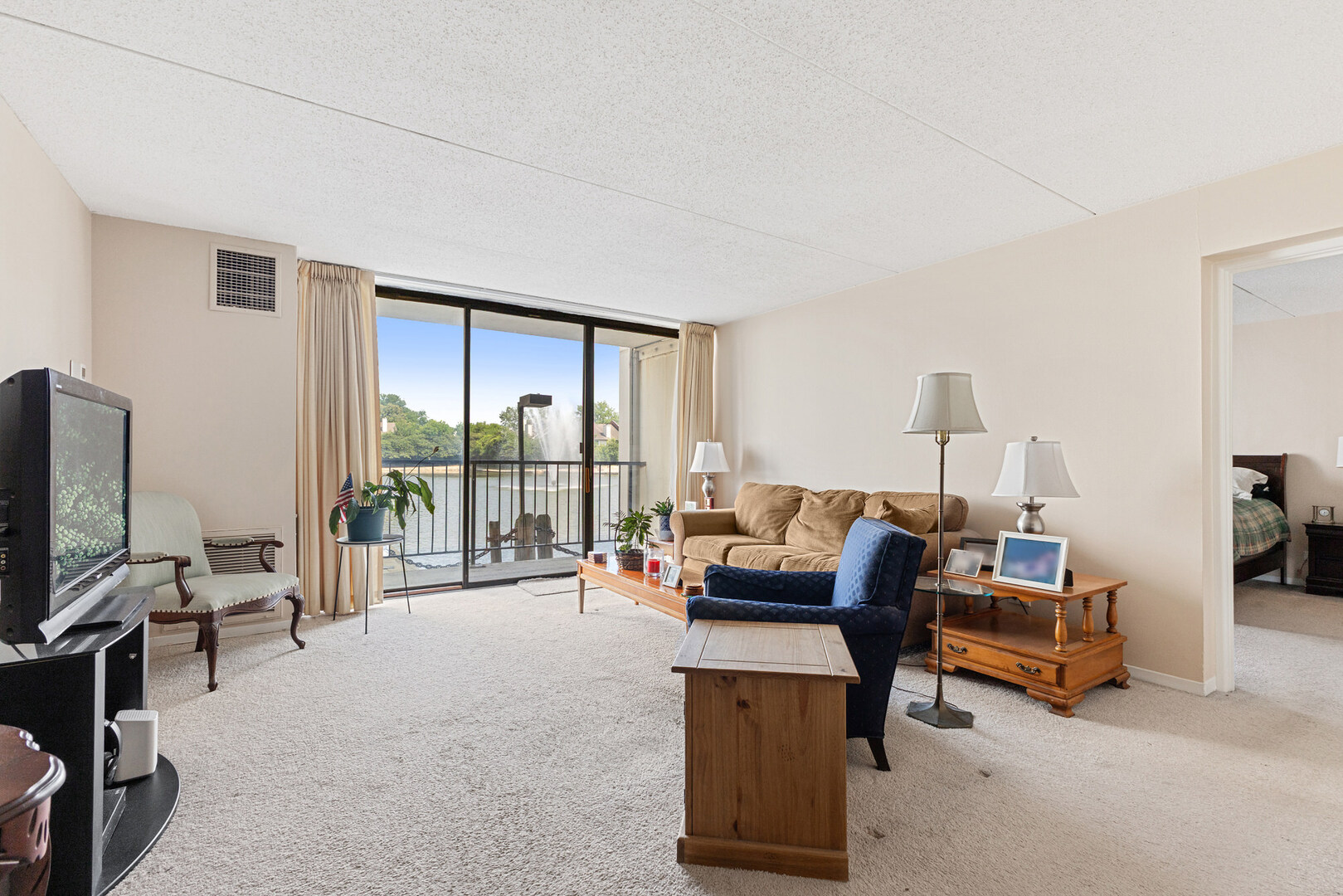 2005 South Finley Road, Unit 103 Lombard, IL 60148 - Photo 3 of 29 Gallery Image 3