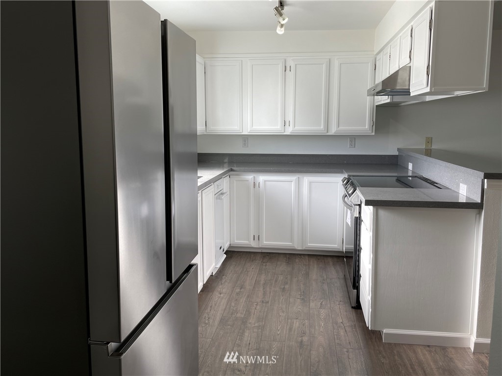 7405 Beverly Lane, Unit 202 Everett, WA 98203 - Photo 3 of 18