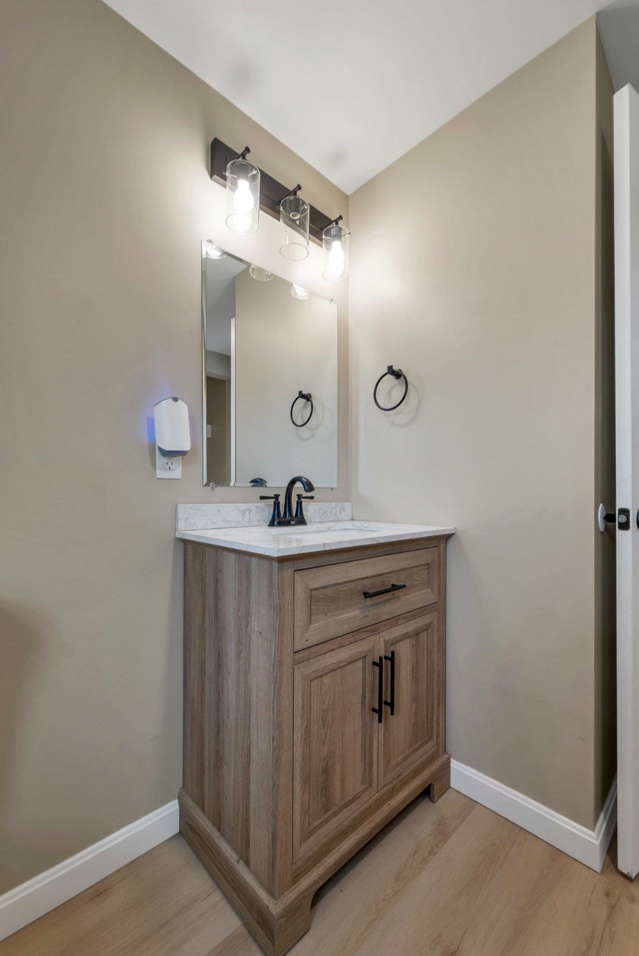 13 Doris Street Derry, NH 03038 - Photo 21 of 41