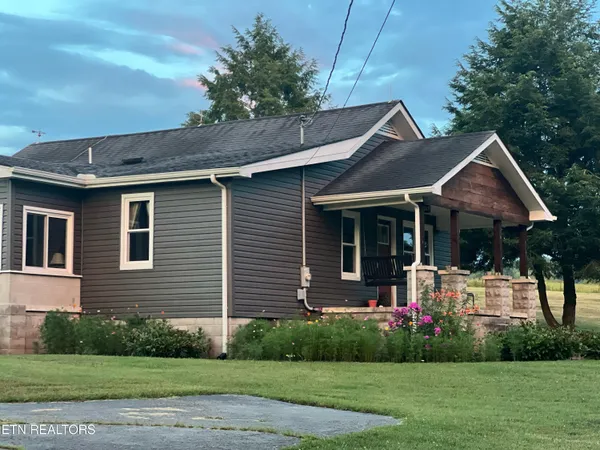 $297,500 | 1623 Straight Branch Road, Speedwell, TN 37870