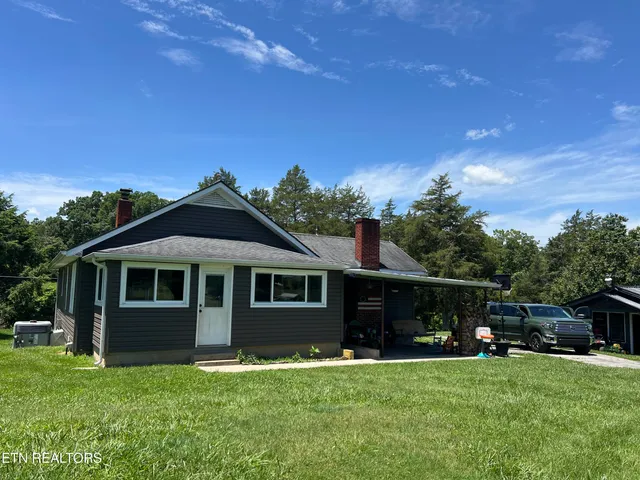 $297,500 | 1623 Straight Branch Road, Speedwell, TN 37870