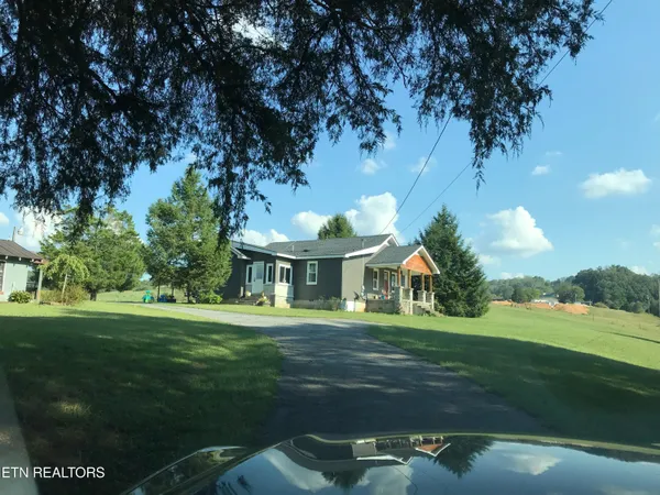 $297,500 | 1623 Straight Branch Road, Speedwell, TN 37870