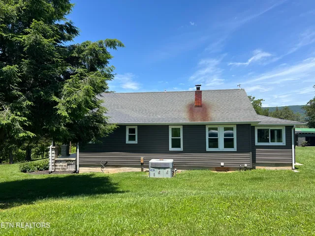 $297,500 | 1623 Straight Branch Road, Speedwell, TN 37870