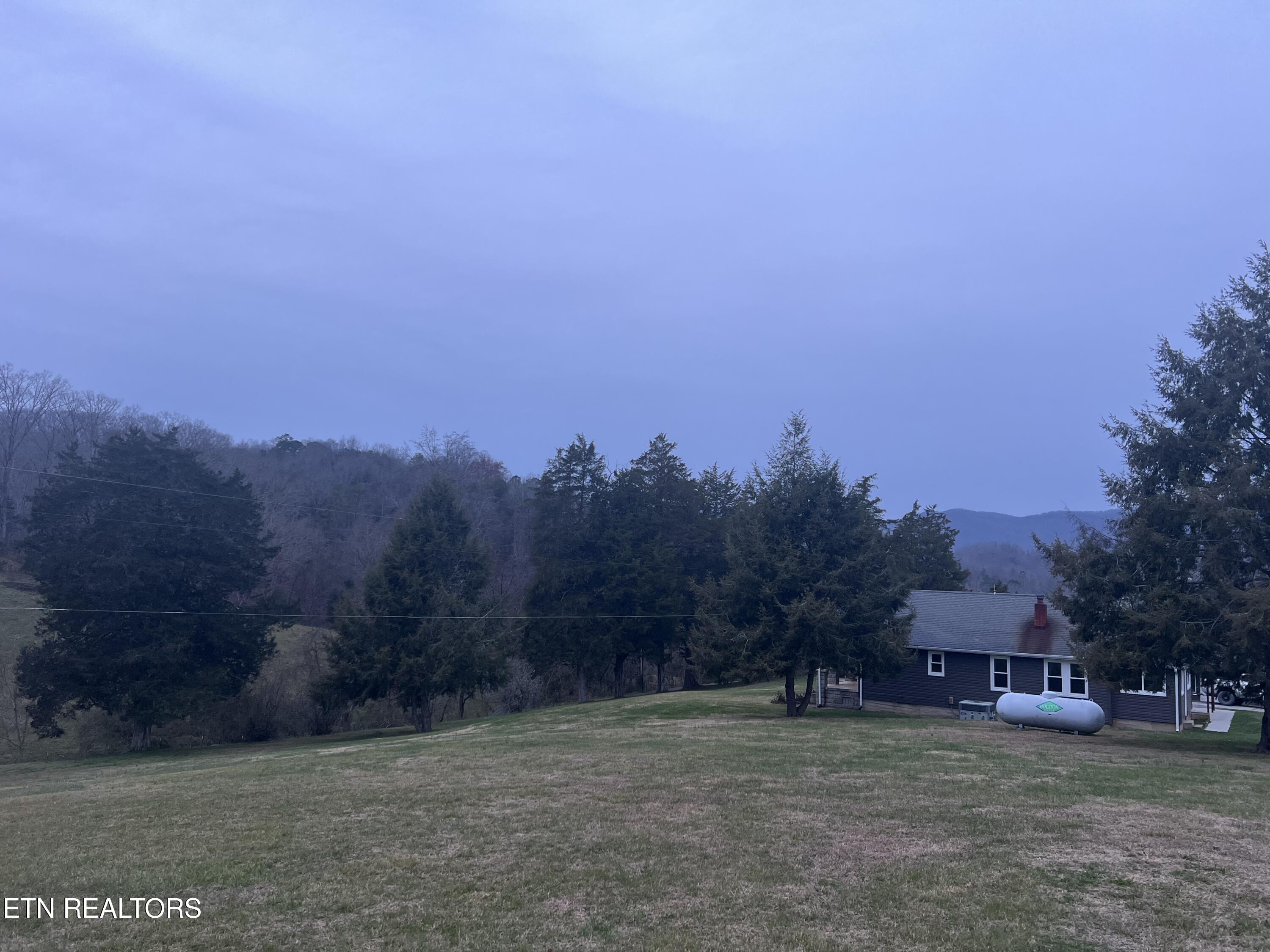 1623 Straight Branch Road Speedwell, TN 37870 - Photo 10 of 15 1C46DCD7-0178-4834-ADCC-21BD6736BE7E