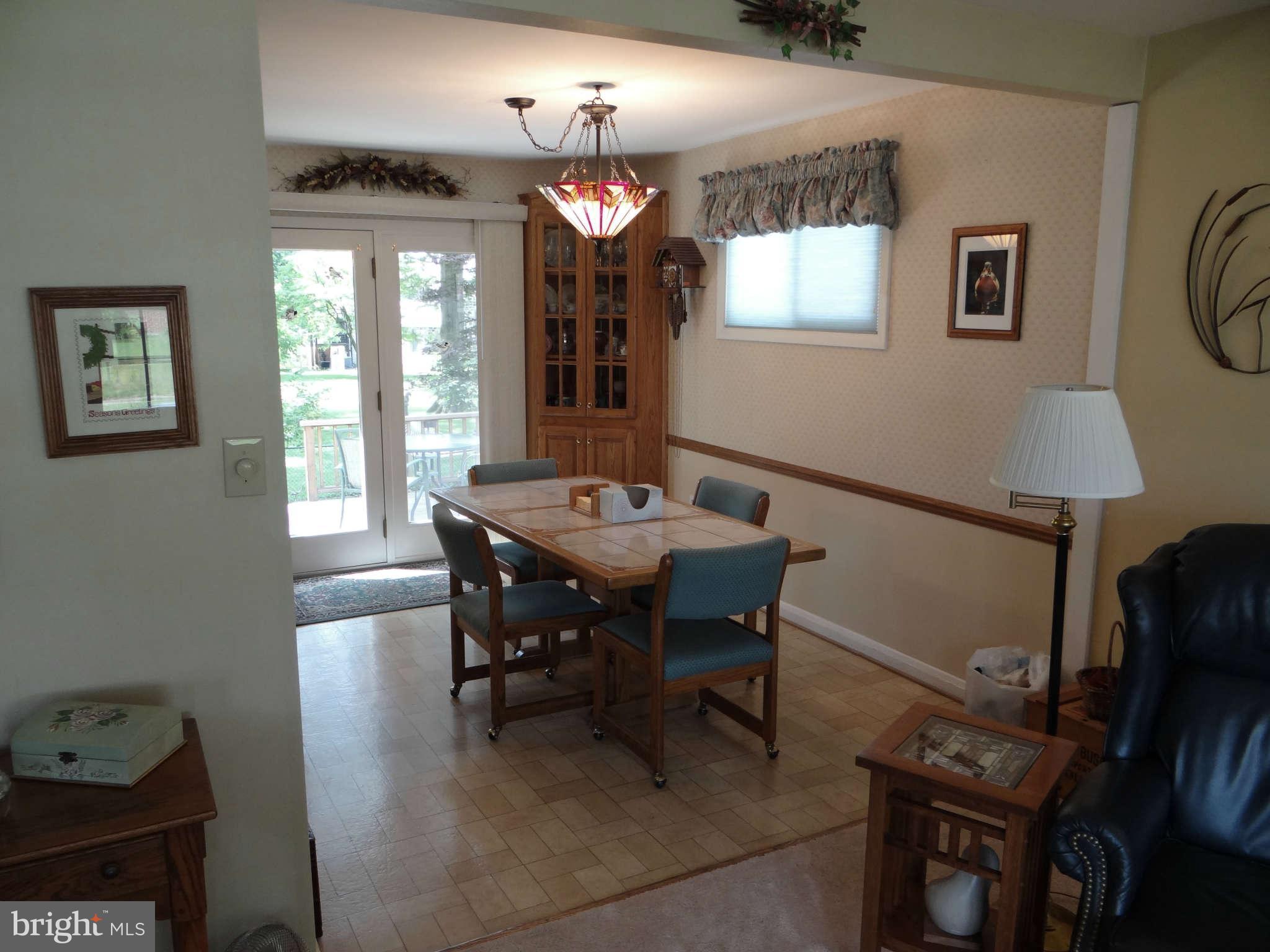 617 Southmont Road Baltimore, MD 21228 - Photo 3 of 29 Dining Room with slider to deck