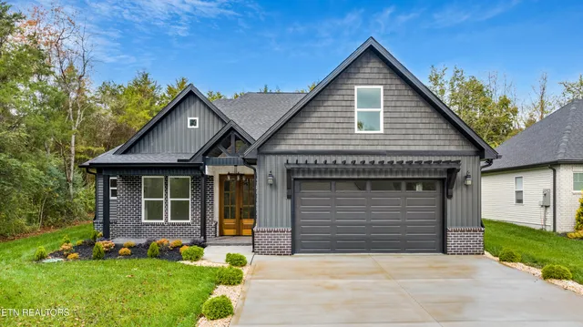 $660,000 | 108 Tsuhdatsi Way, Loudon, TN 37774