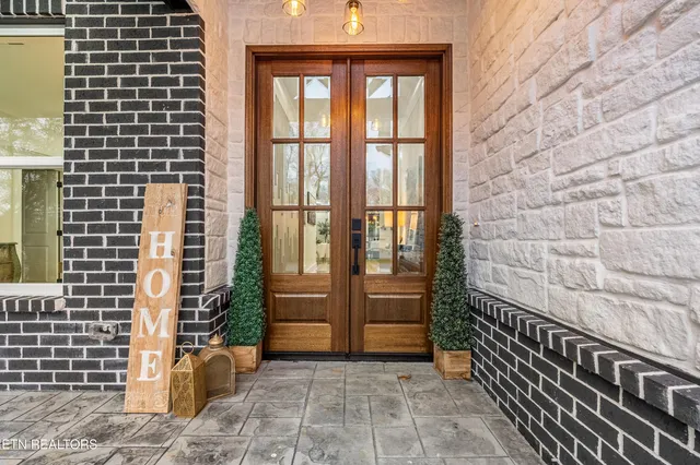 $660,000 | 108 Tsuhdatsi Way, Loudon, TN 37774