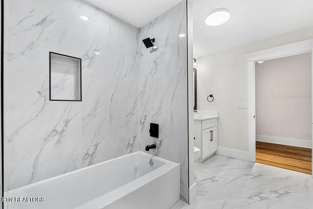 $660,000 | 108 Tsuhdatsi Way, Loudon, TN 37774