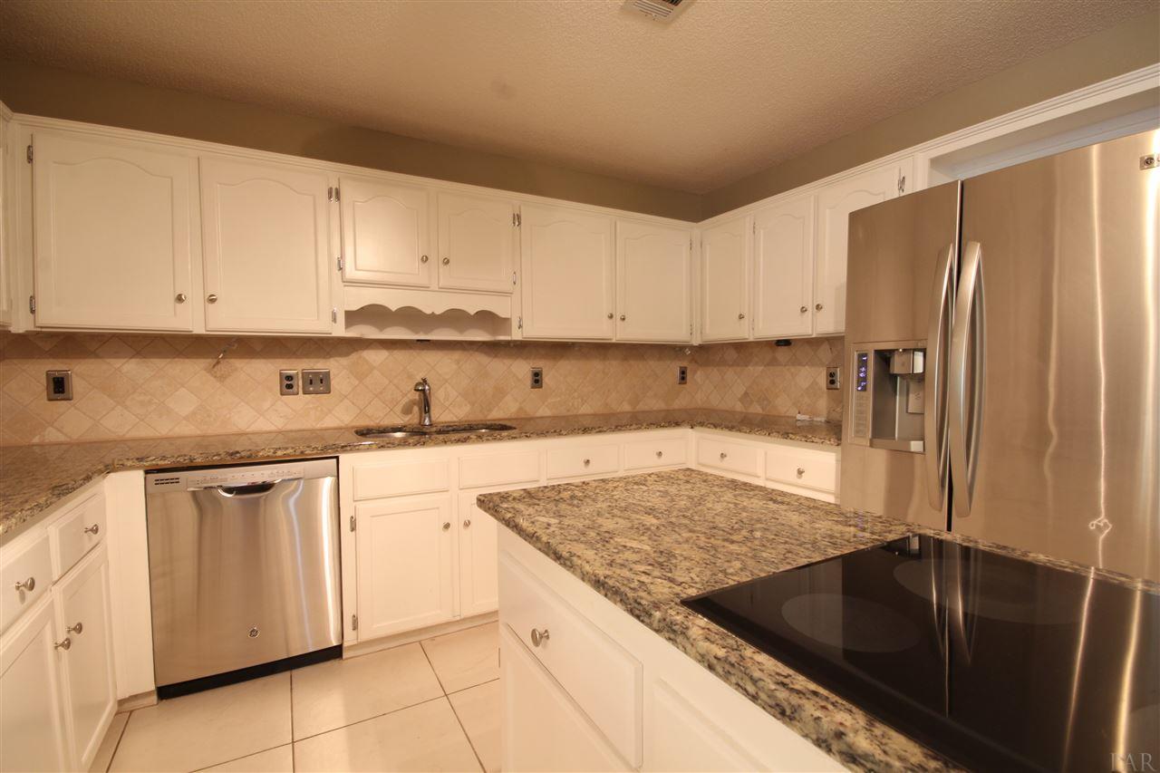 8862 Burning Tree Road Pensacola, FL 32514 - Photo 15 of 37