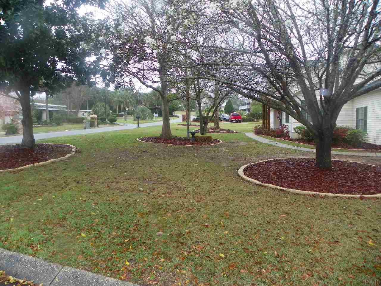 8862 Burning Tree Road Pensacola, FL 32514 - Photo 4 of 37