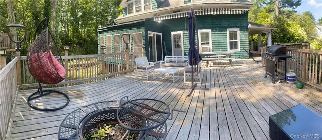 a view of outdoor space yard deck and patio