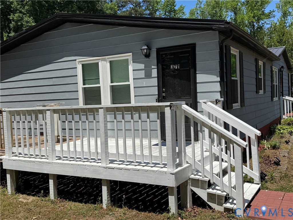 371 Horseshoe Road Jarratt, VA 23867 - Photo 3 of 21 a view of a house with a window
