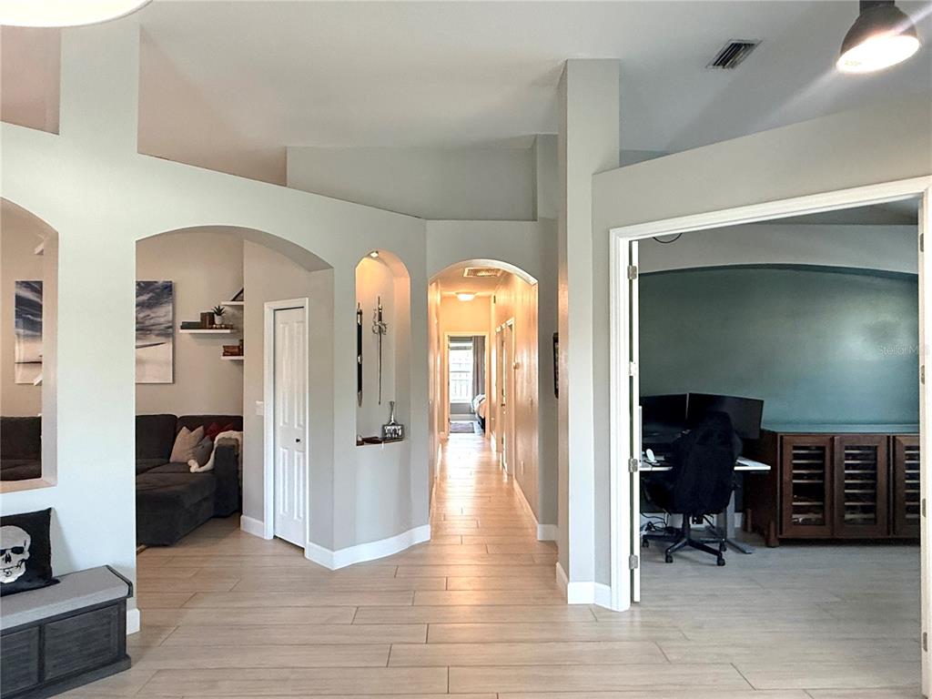 10501 Rochester Way Tampa, FL 33626 - Photo 23 of 45