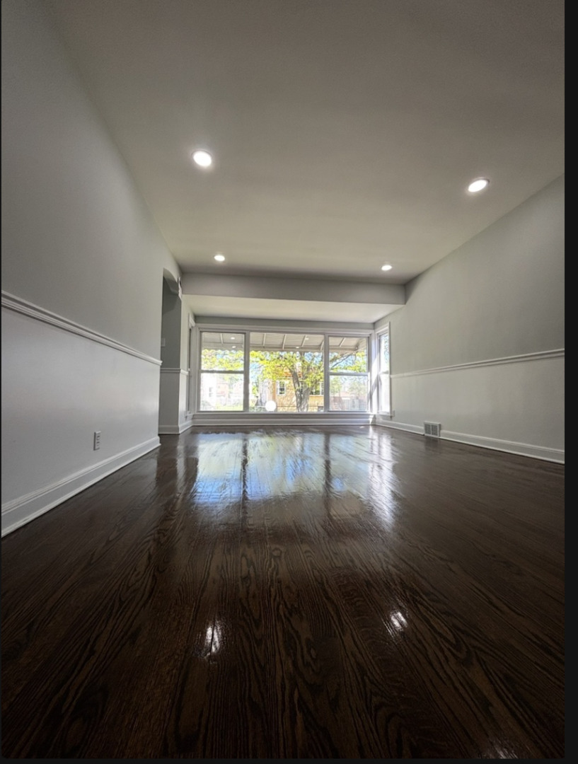 9028 South Carpenter Street Chicago, IL 60620 - Photo 5 of 28